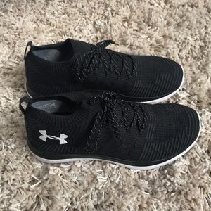 Under Armour sling flex rise running shoe